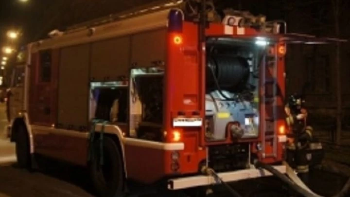 Пятнадцать человек эвакуировали при пожаре в Кировском районе - tvspb.ru