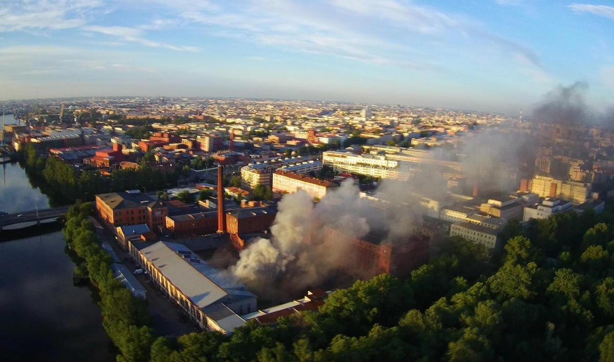 Пожар на заводе в Адмиралтейском районе локализовали - tvspb.ru