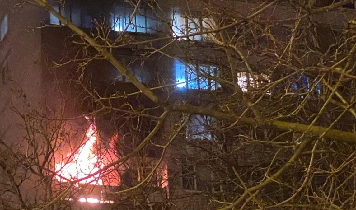 На Большой Пороховской улице сгорела квартира - tvspb.ru