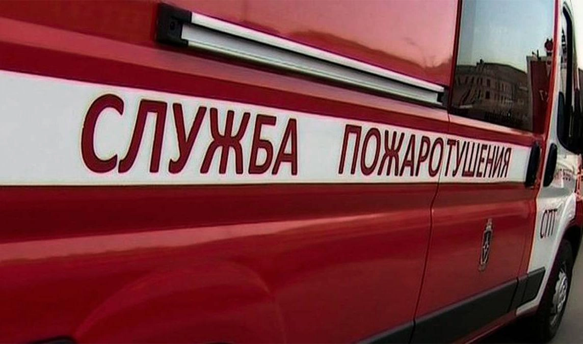 Утром на внутренней стороне КАД сгорела иномарка - tvspb.ru