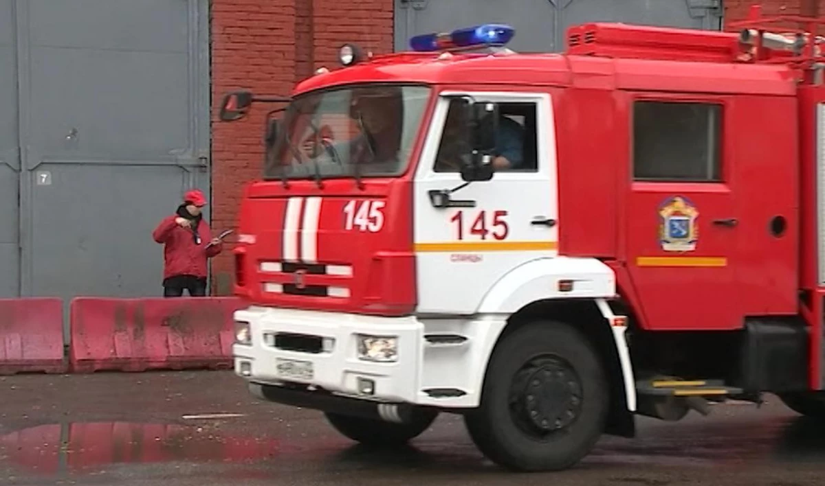 Пожарные в новогодние каникулы будут работать в режиме повышенной готовности - tvspb.ru