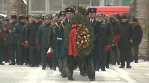 На Серафимовском кладбище почтили память погибших пожарных