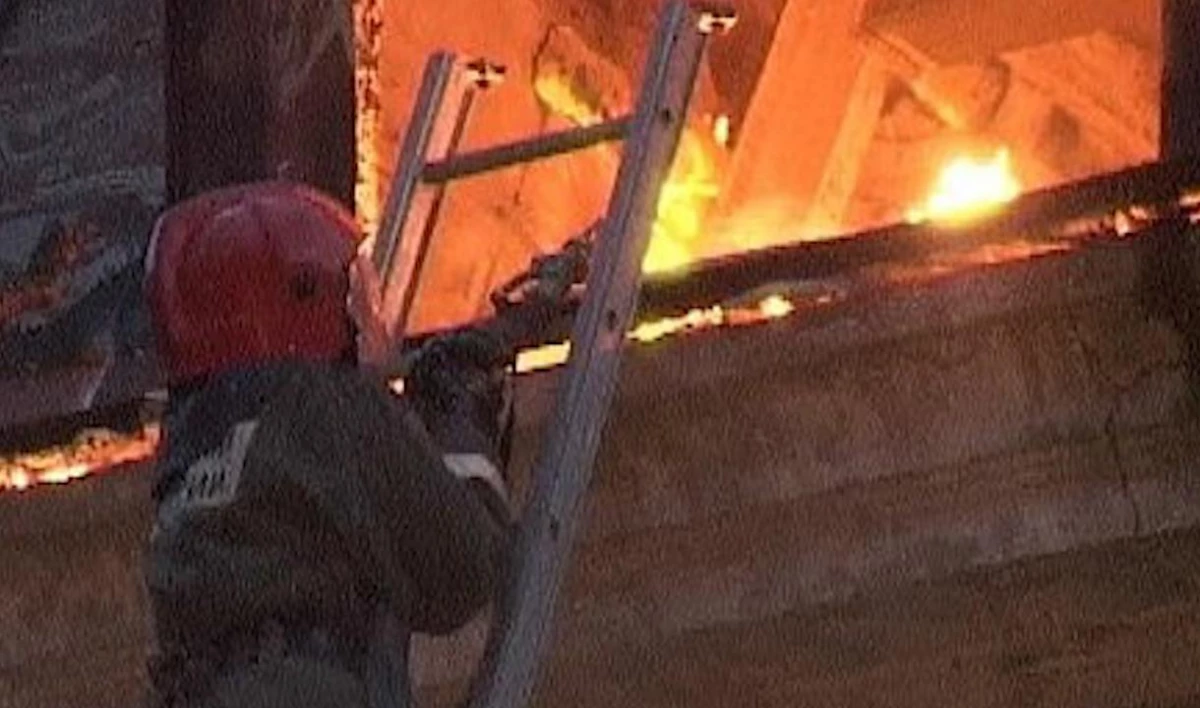 Спасатели за три часа потушили горящий дом в Зеленогорске - tvspb.ru