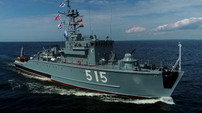 Военные продезинфицировали центр Петербурга перед Главным военно-морским парадом