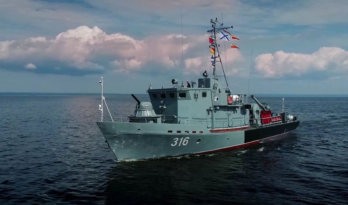 Ветер мешает проведению генеральной репетиции Главного военно-морского парада в Кронштадте - tvspb.ru