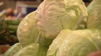 Уменьшить наценку или открыть ярмарки: какие меры позволят сдержать рост цен на овощи