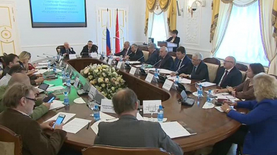 Участники совета при президенте РФ обсуждают в Петербурге развитие гражданского общества и права человека