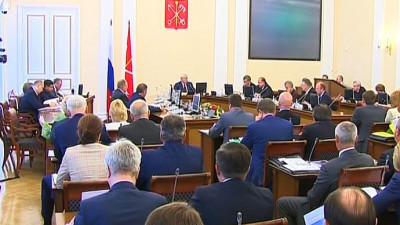 Правительство Петербурга возвращается из отпуска