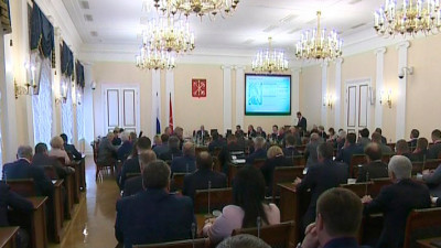 Бодрый старт: рост зарплат и помощь многодетным семьям стали главными темами заседания правительства Петербурга после каникул