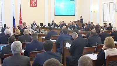 Жизнь по средствам: в Смольном обсудили, на чем сэкономить