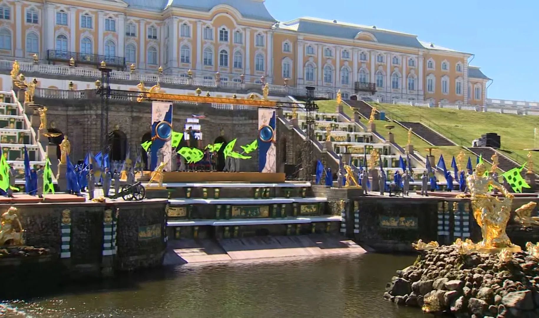 Праздник открытия фонтанов в петергофе. Праздник фонтанов в Петергофе. Ассамблеи в Петергофе. Праздник открытия фонтанов в Петергофе 2022. Фонтаны 21 мая 2022 Петергоф.