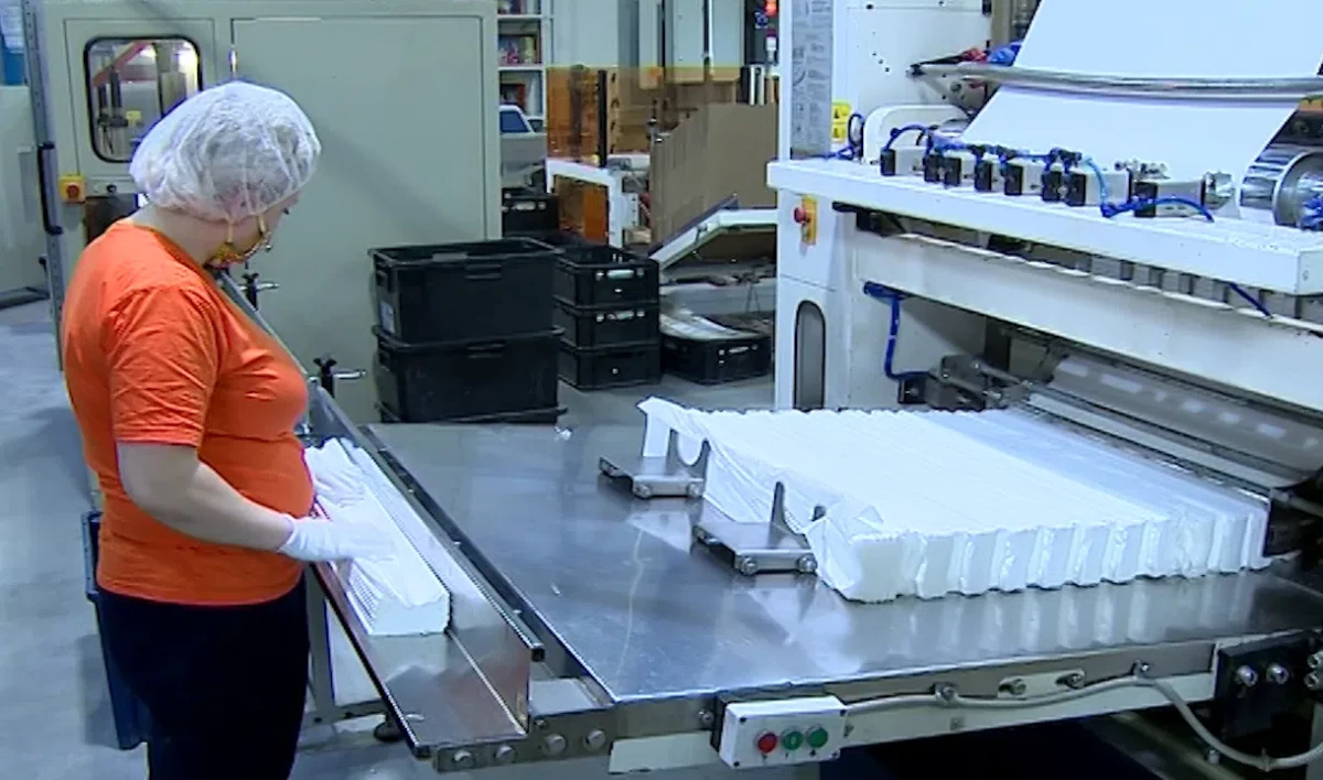 Минпромторг: В объявленные нерабочими дни должны продолжить производство основные предприятия - tvspb.ru