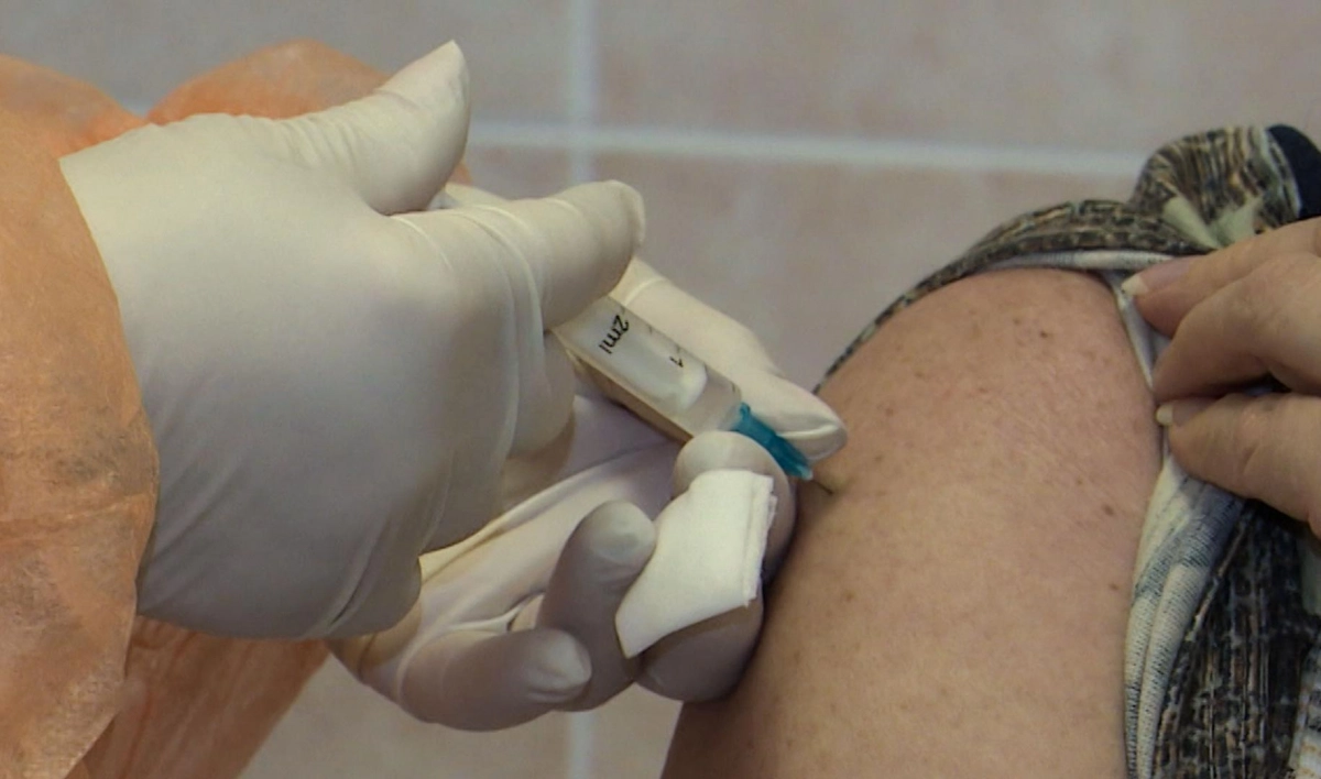 Как записаться на вакцинацию от коронавируса через Госуслуги - tvspb.ru