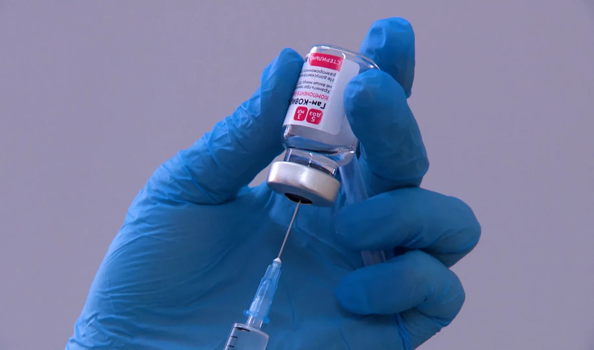 Доля заболевших COVID-19 среди привитых петербуржцев не превышает 1,7% - tvspb.ru