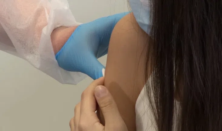 Александр Беглов призвал петербуржцев носить маски и соблюдать социальную дистанцию - tvspb.ru