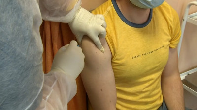 Жители Васильевского острова активно прививаются в новых пунктах на базе стоматологических поликлиник