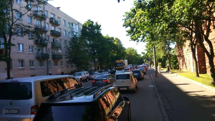 Серьезная пробка скопилась в Кронштадте - tvspb.ru