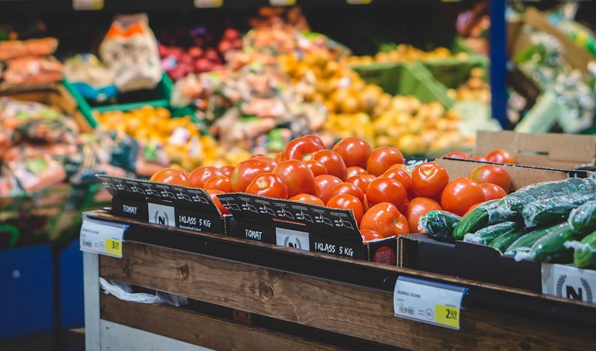 Александр Беглов: Не надо впадать в панику, продукты в городе есть - tvspb.ru