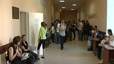Рособрнадзор запретил прием в два негосударсвенных вуза