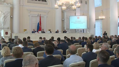 Будущее промышленных предприятий Петербурга обсудили в Смольном
