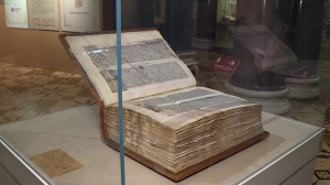 От Библии с картинками до листовок по борьбе с чумой: печатные издания средневековья на выставке в Эрмитаже