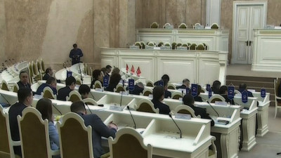 ЗакС в третьем чтении принял внесенный губернатором закон о зеленых насаждениях