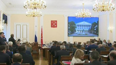 Александр Беглов проводит первое в статусе врио губернатора заседание правительства