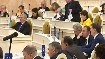 Госслужащим в Петербурге повысят пенсионный возраст