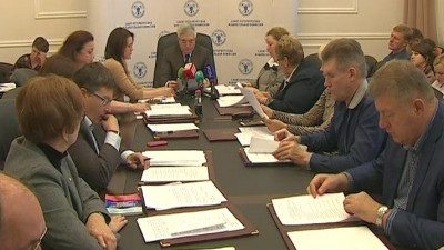 В Петербурге поводят окончательные итоги выборов. Прямое включение из Горизбиркома