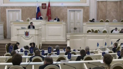 Прямое включение: В ЗакСе приняли депутатский запрос об Апраксином дворе