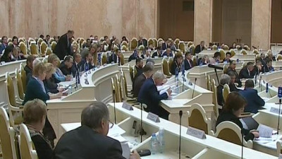 ЗакС с поправками губернатора принял закон о порядке проведения встреч с избирателями