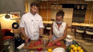 Витаминная бомба: готовим летние смузи из фруктов и овощей