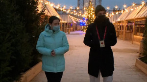 Вернуться в детство со скоростью 2 метра в секунду: в Никольских рядах открылась настоящая ледяная горка