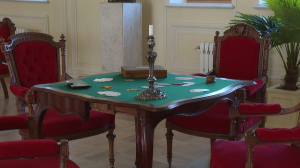 Место отдыха семьи Николая I снова доступно для посетителей. В Гатчинском дворце после реставрации открыли Арсенальный зал