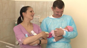 Александр Беглов навестил мать четверняшек
