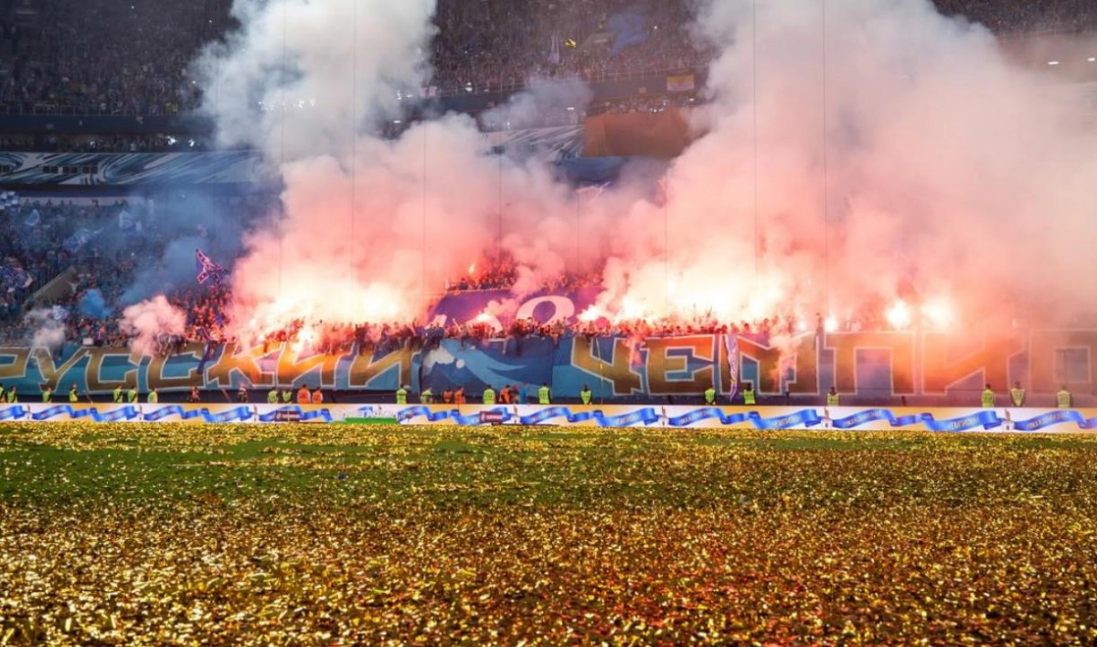 Фанату «Зенита» на год запретили посещать спортивные события за файер на матче против ЦСКА - tvspb.ru
