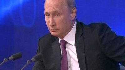 Россия не должна расслабляться, защищая свой суверенитет, заявил Путин