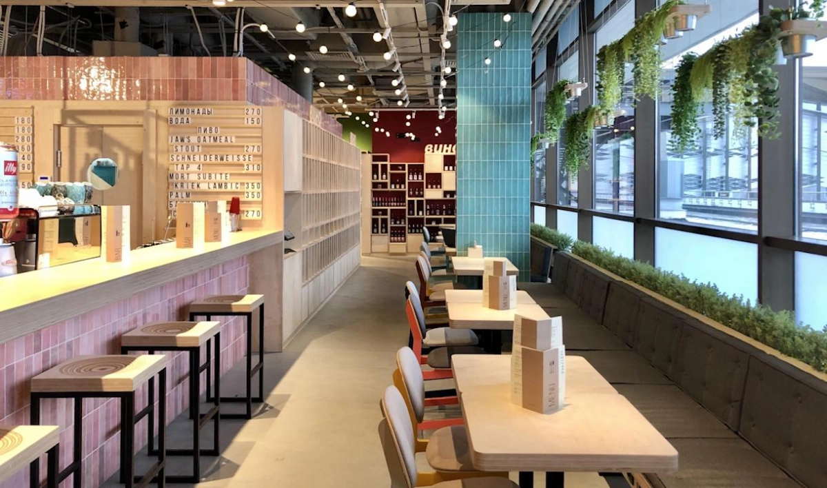 В «Пулково» появились гастромаркет с видом на самолеты, магазин с детской площадкой и рыбная лавка - tvspb.ru