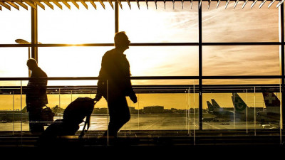 ВОЗ пока не рекомендует странам вводить COVID-паспорта для путешественников