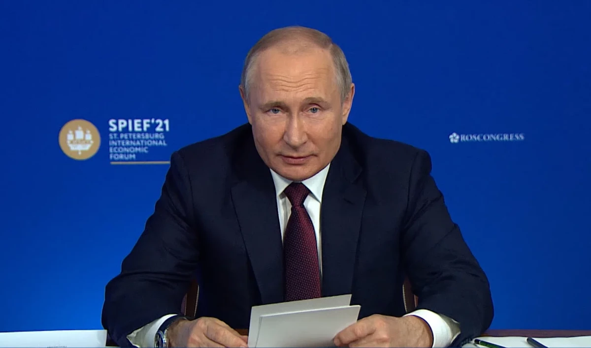 Владимир Путин: Россия не намерена отказываться от использования доллара как резервной валюты - tvspb.ru