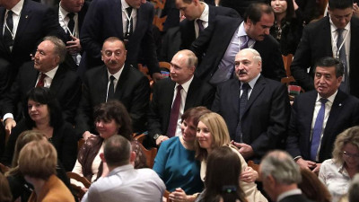 Путин и лидеры стран СНГ посетили балет «Щелкунчик» в Мариинском театре