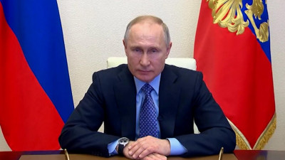 Владимир Путин заявил, что проведет совещания по ситуации в сельском хозяйстве, легкой промышленности и IT-индустрии