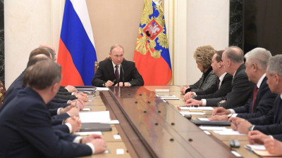 Путин обсудил ситуацию в Идлибе с постоянными членами Совбеза РФ