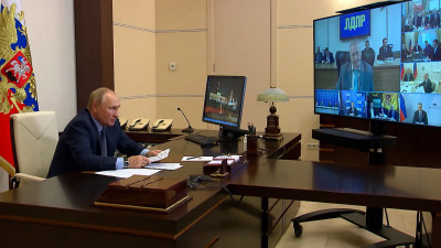 Путин встретился с лидерами партий, прошедших в Госдуму