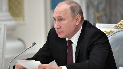 Путин предложил сделать ежегодными единовременные материальные выплаты ветеранам войны