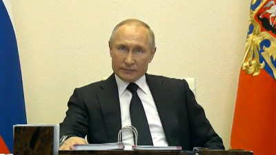 Путин поручил направить 200 млрд рублей для помощи регионам