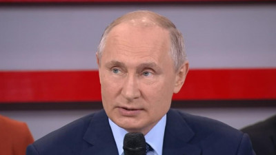 Путин назвал правильным наличие в семье трех детей