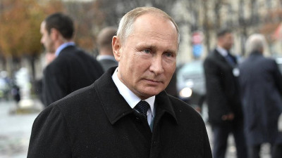 Путин побеседовал с Трампом в Париже