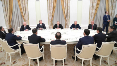 Путин попросил спецслужбы выяснить, куда бегут террористы из Сирии