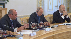Владимир Путин прибыл в Петербург для участия в экономическом форуме